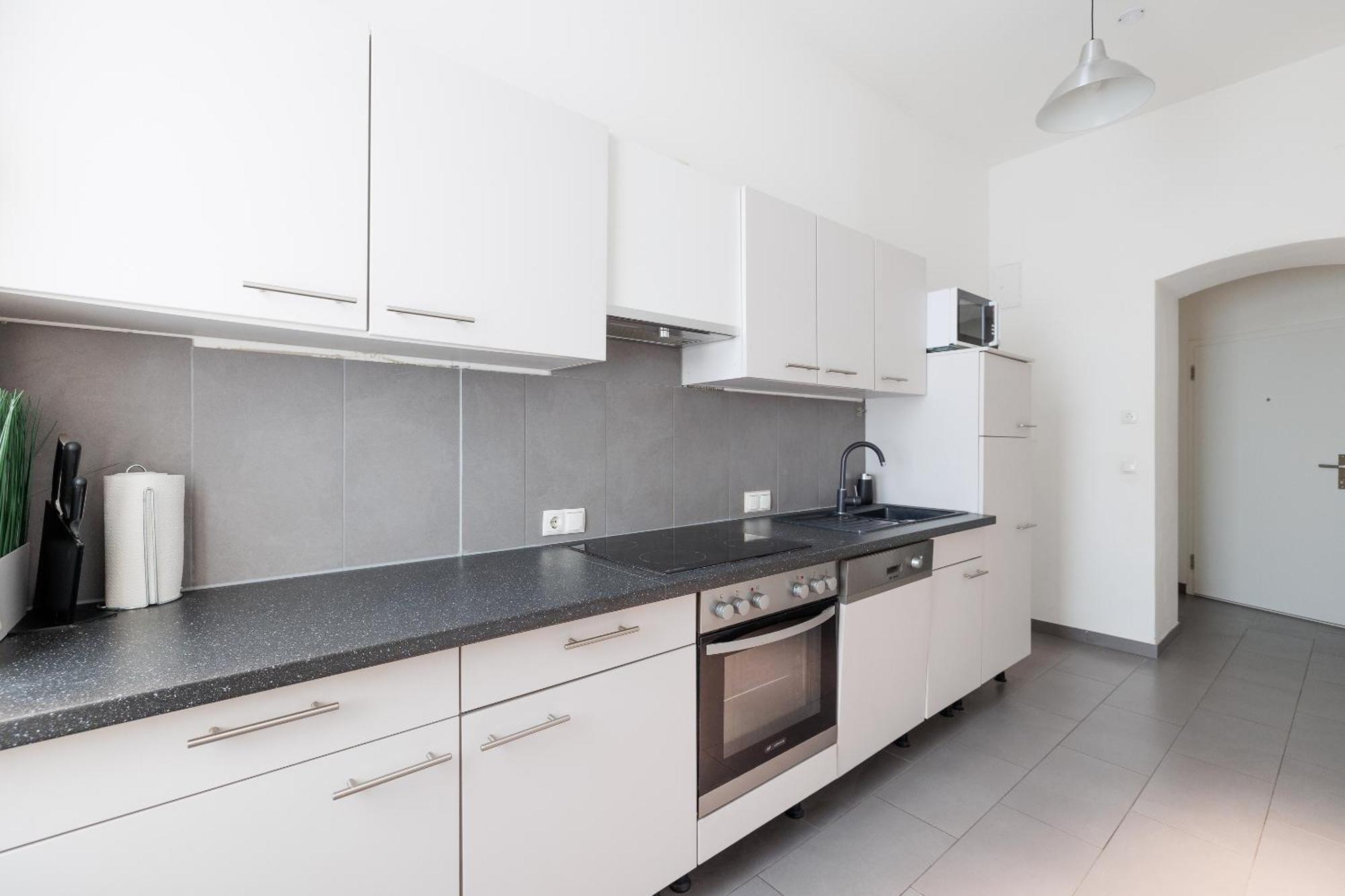 Modern City Apartment In Вена Экстерьер фото